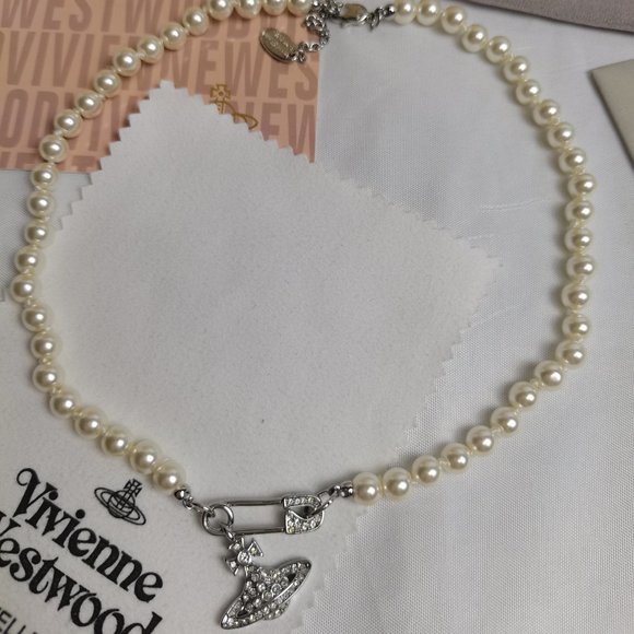 Vivienne Westwood Jewelry Nwt Vivienne Westwood Gold Safety Pin